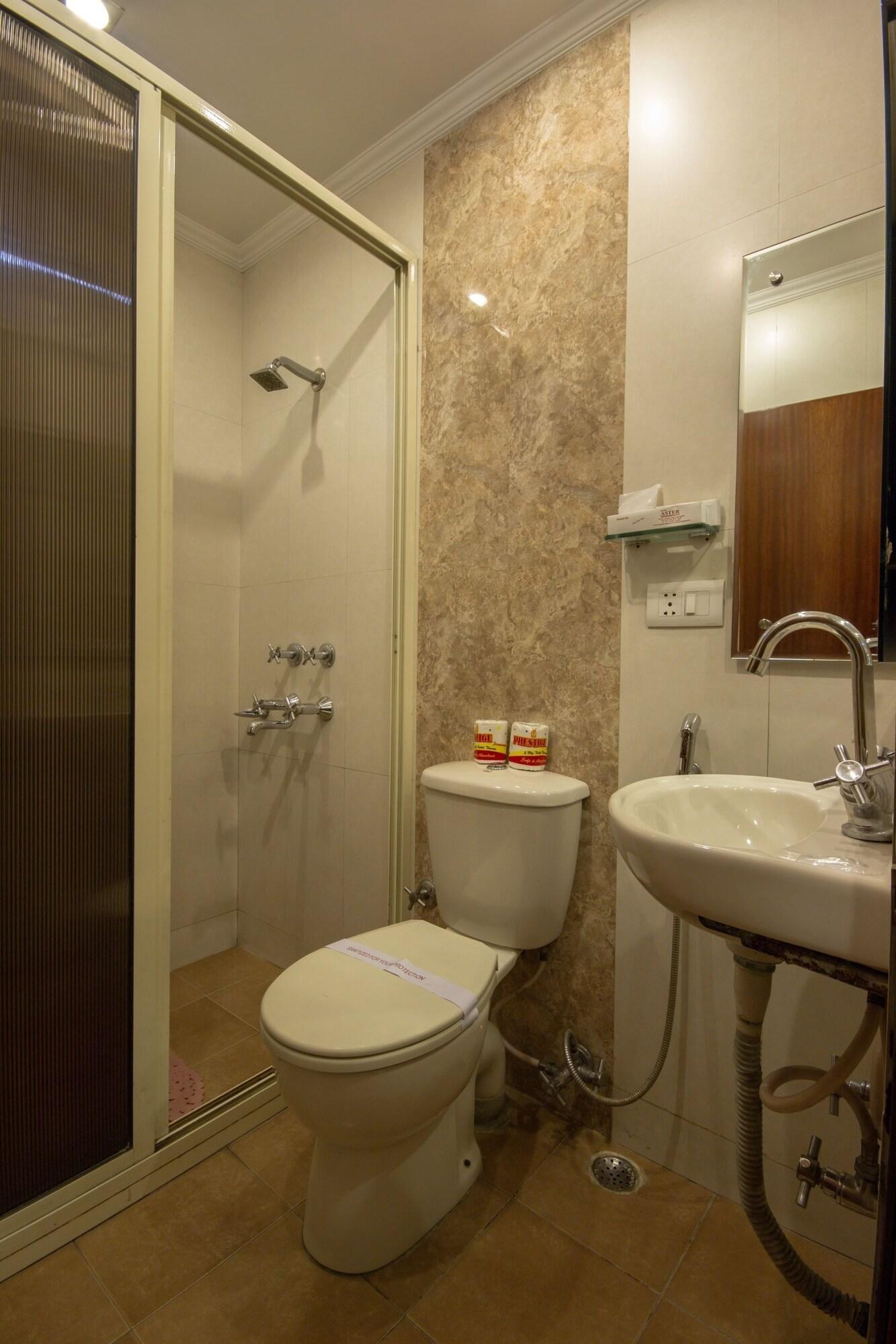 Hotel Aster Inn New Delhi Экстерьер фото