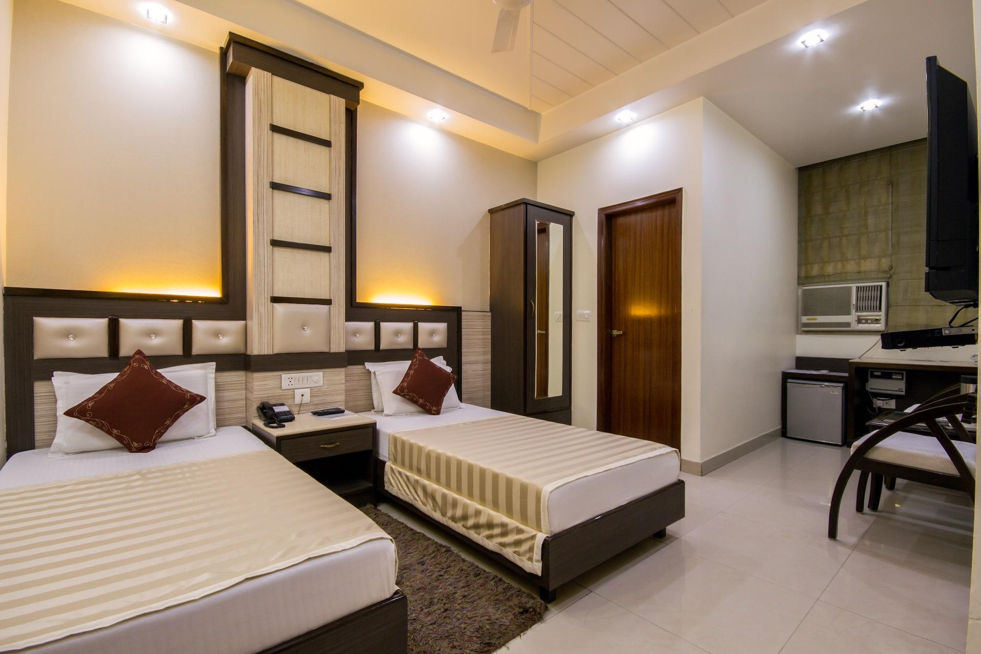 Hotel Aster Inn New Delhi Экстерьер фото