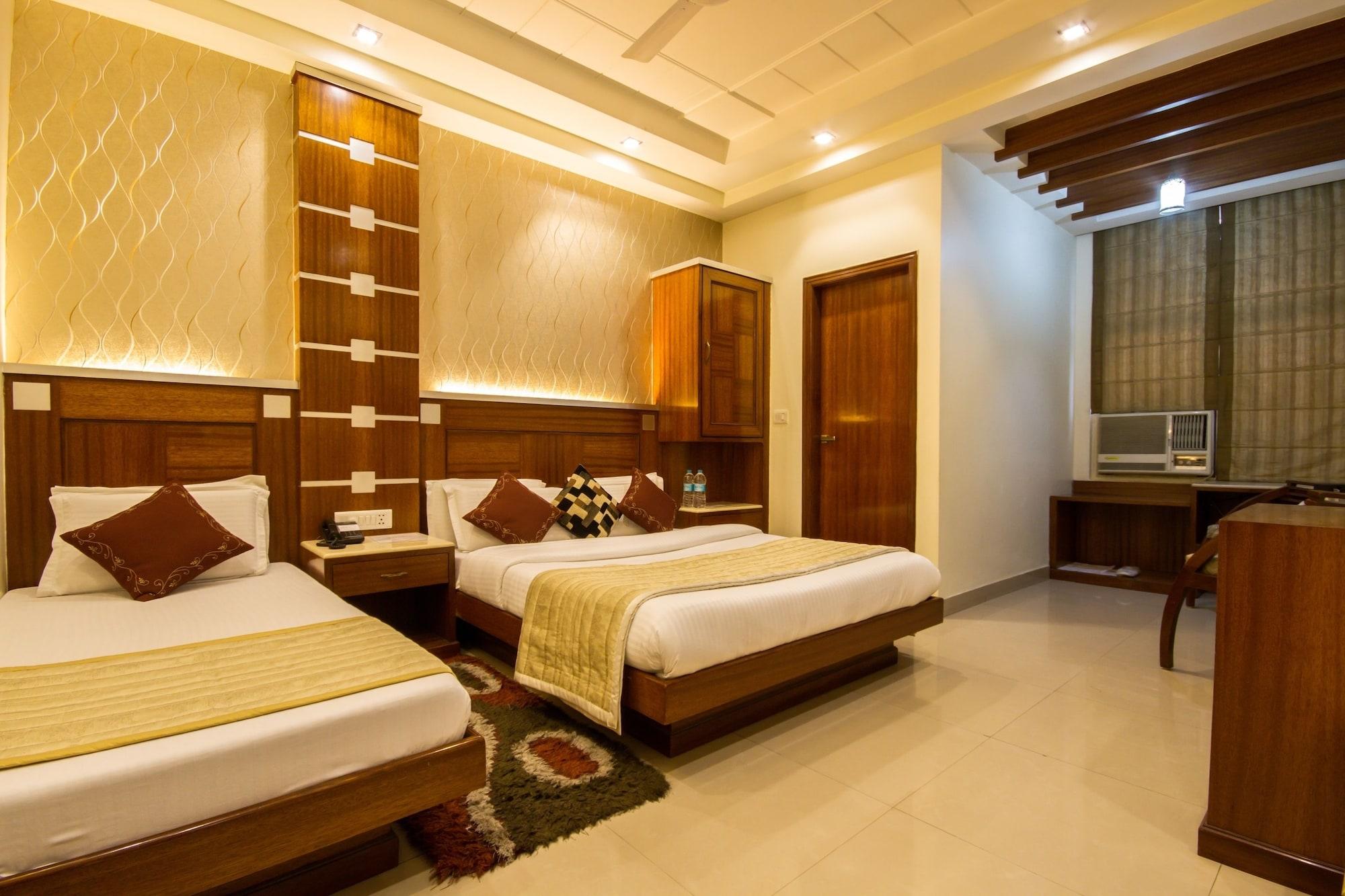 Hotel Aster Inn New Delhi Экстерьер фото