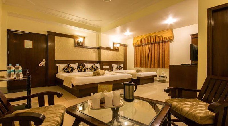 Hotel Aster Inn New Delhi Экстерьер фото